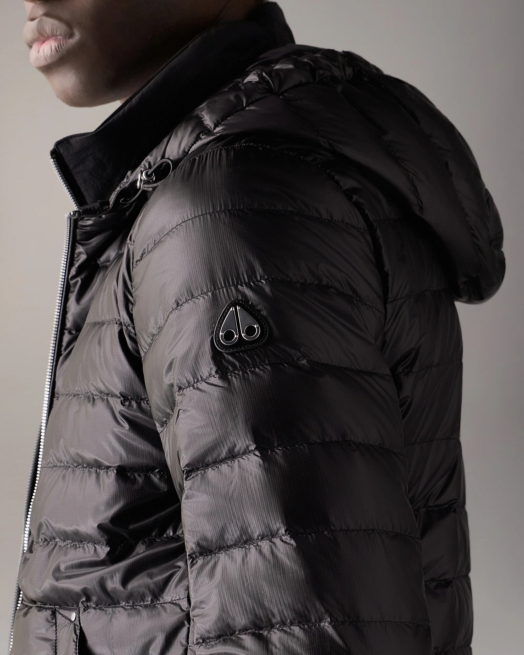 CLOUD WALKER AIR DOWN HOODIE-BLACK - Image 6
