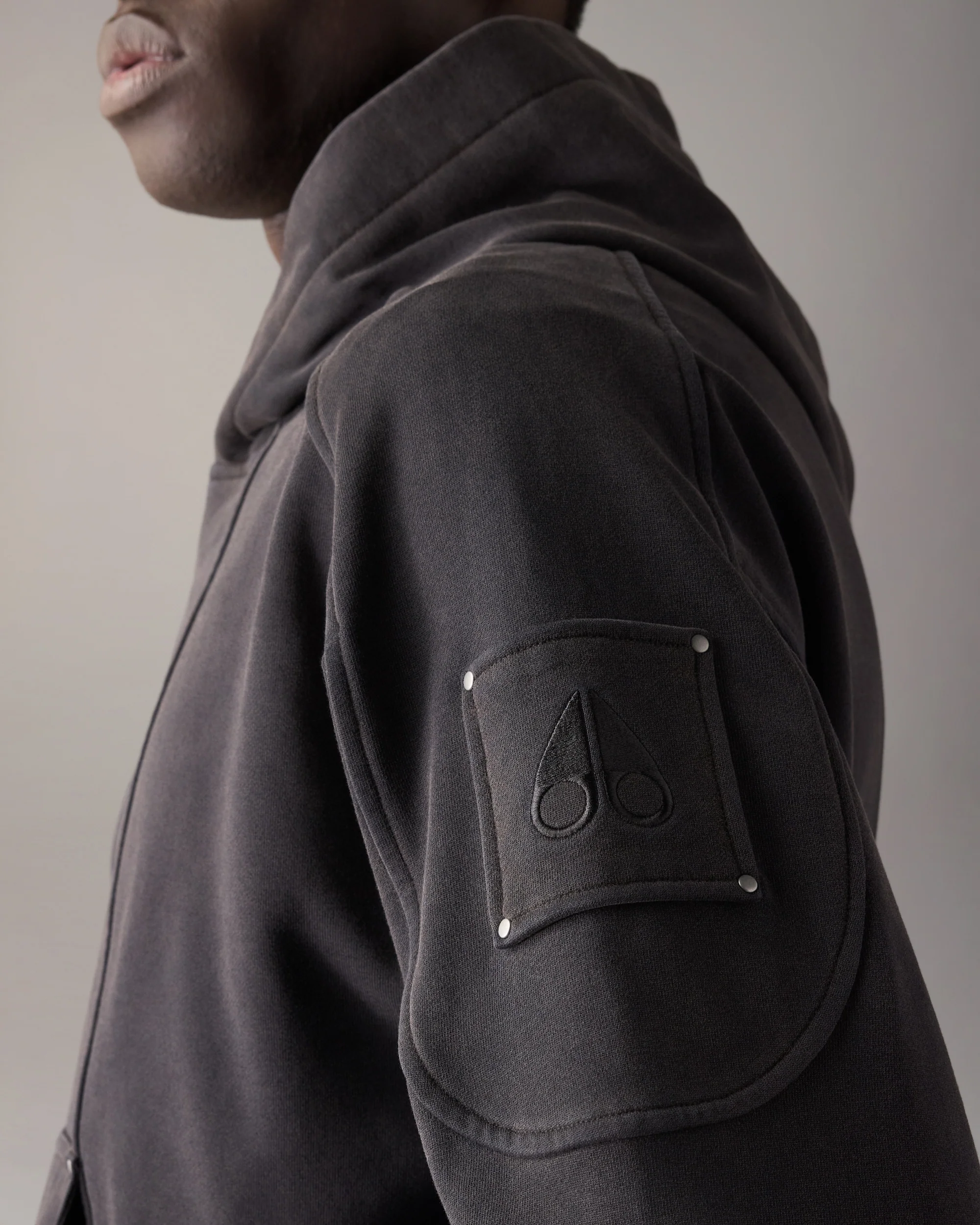 DOWNTOWN HOODIE-BLACK - Image 6